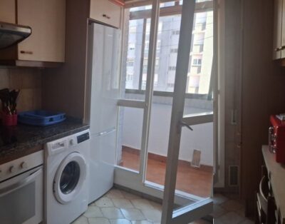 Piso en Avenida de los Castros frente a facultad de Derecho (periodo de alquiler, septiembre a junio) Precio 750 € + agua luz y gas. Es preferible contactar por teléfono.