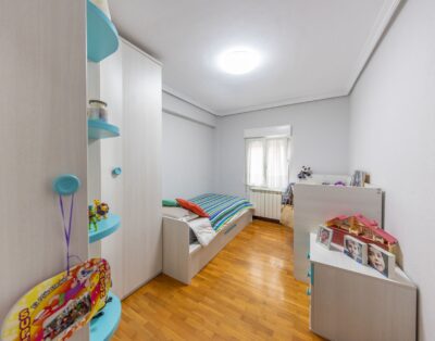 STUDENT ROOM – SPACIOUS, CENTRAL AND QUIET