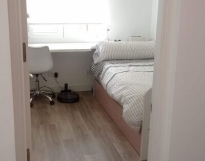 Piso en el centro (Calle San Luis). Habitación para chico/a.